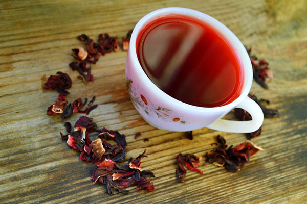 Červený čaj dokonale odstraňuje intoxikáciu po otravách alkoholom