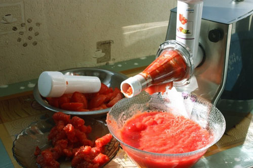 paradajková šťava cez odšťavovač