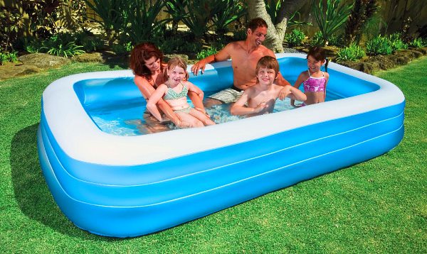 Liten uppblåsbara pool för barn