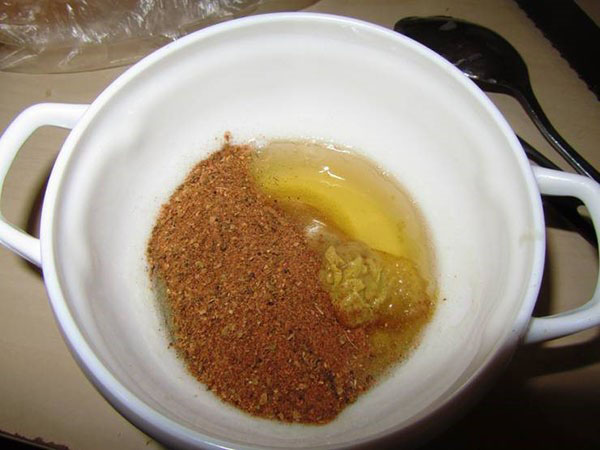 campurkan mustard madu dan rempah