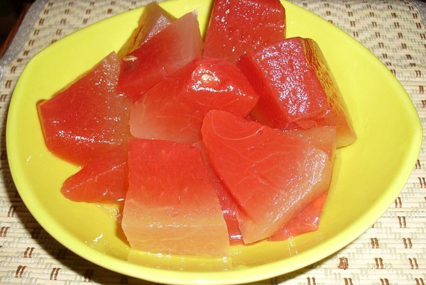 gemarineerde watermeloen met knoflook