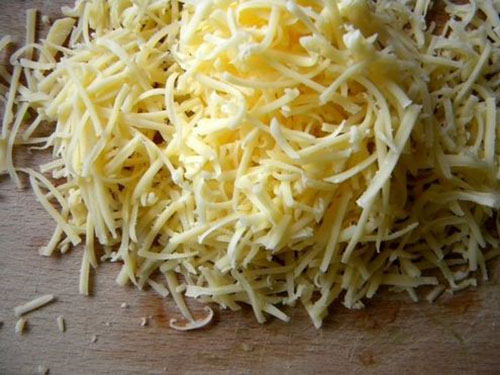 натираем сыр на терке