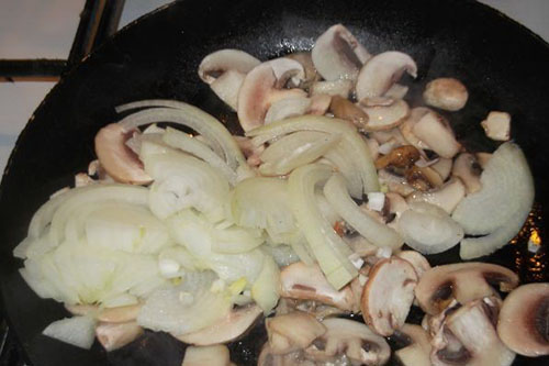 蘑菇蘑菇配洋葱