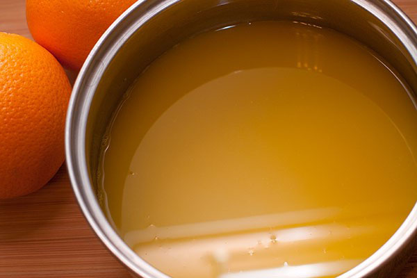 vytlačte pomarančový džús