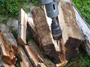 Štiepenie dreva pomocou perforátora s kužeľovou dýzou
