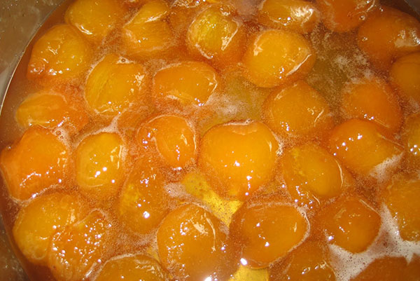 煮杏酱