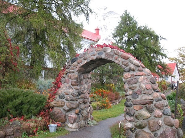 arcul de grădină din piatră naturală