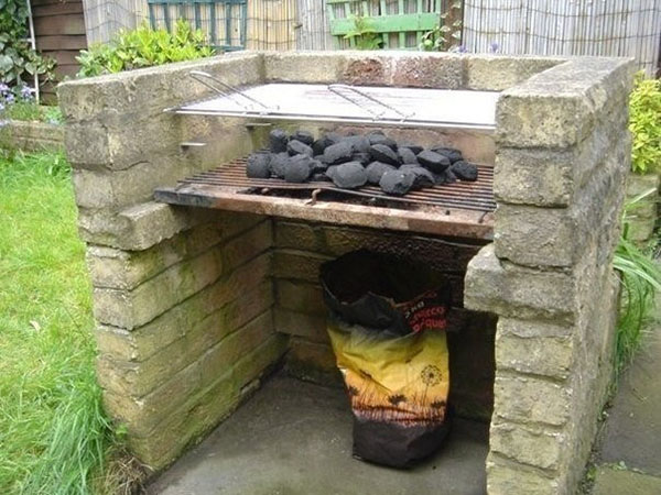 小屋的石头烧烤