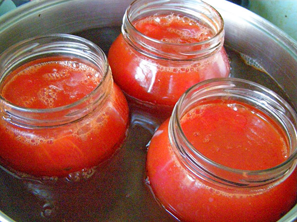 sterilisera saft från en tomat