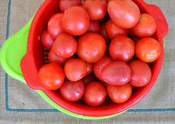 проколоть помидоры