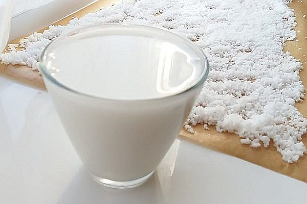 mjölk från kokosnötschips
