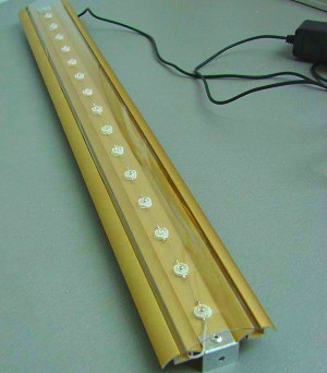 Светодиодный светильник для рассады сделанный вручную