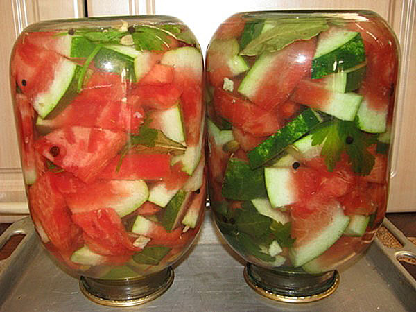 saltad vattenmelon enligt ett klassiskt recept