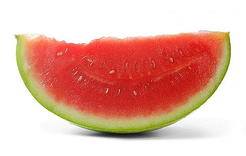 Voor het eten moet watermeloen grondig worden gewassen
