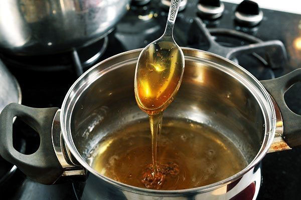 ปรุงน้ำเชื่อมด้วยน้ำผึ้งและมะนาว