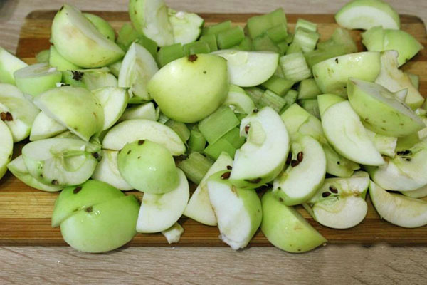 izrezati jabuke za kompot