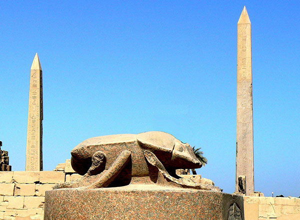 Mestkeverstandbeeld in Egypte