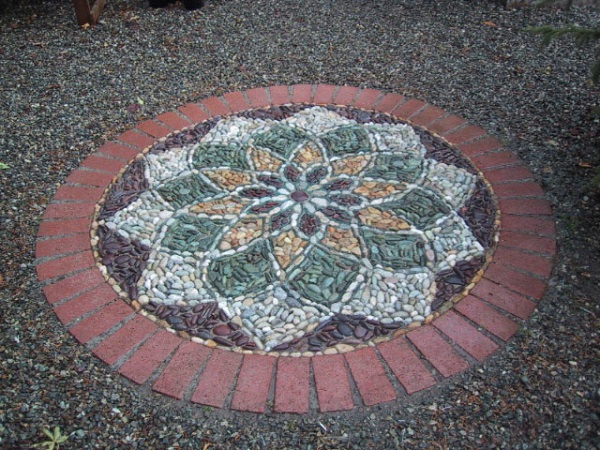Mosaikk av småstein og småstein
