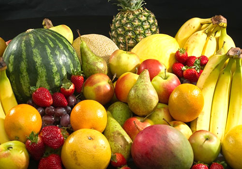 ในปริมาณที่ จำกัด คุณสามารถใช้ผลไม้และผลเบอร์รี่ทั้งหมดได้