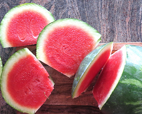 Med förhöjning av pankreatit, gastrit och cholecystit, bör vattenmelon inte förbrukas