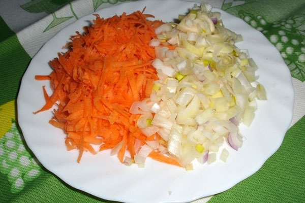 potong dan goreng sayur-sayuran