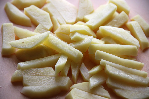 snij aardappelen