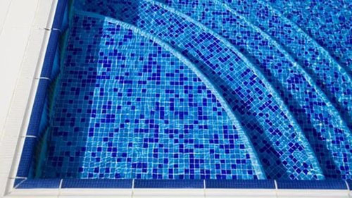 mozaikové dlaždice na úpravu bazénov