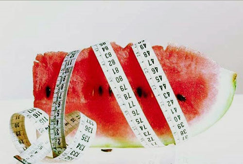 Watermeloen - een betrouwbare assistent bij het verliezen van gewicht