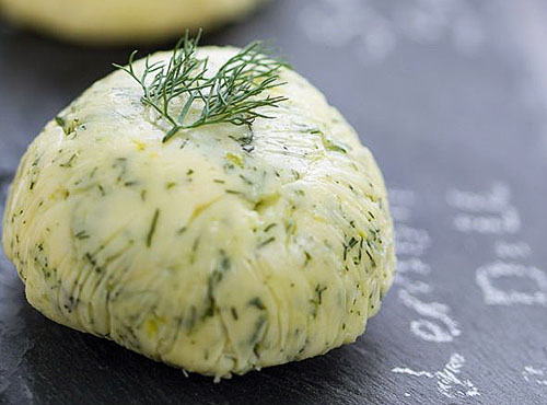 Manteiga com verduras de endro
