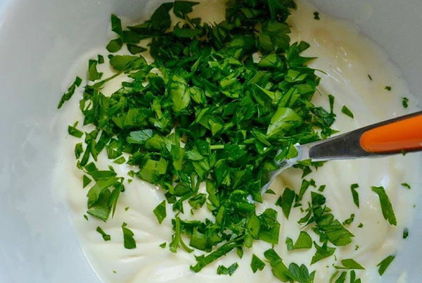 salata sosu pişirmek