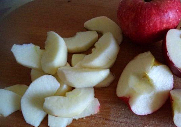 maçãs cortadas