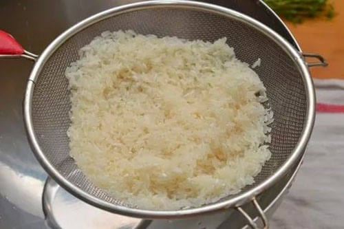 готовый рис процедить