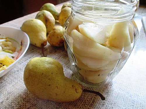 fyllnadsburkar med päron
