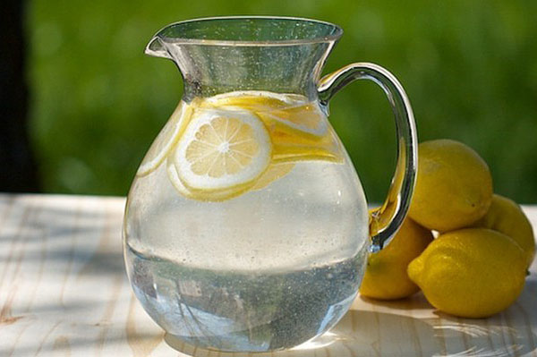 Förberedelse av citronvatten