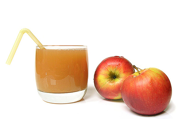 svježe stisnutu sok od jabuka